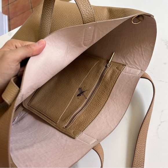 Cuyana Small Structured Leather Tote Tan Beige - Picture 5 of 11